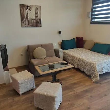 Harmony Sophie's Casa de Férias Neon Rysion